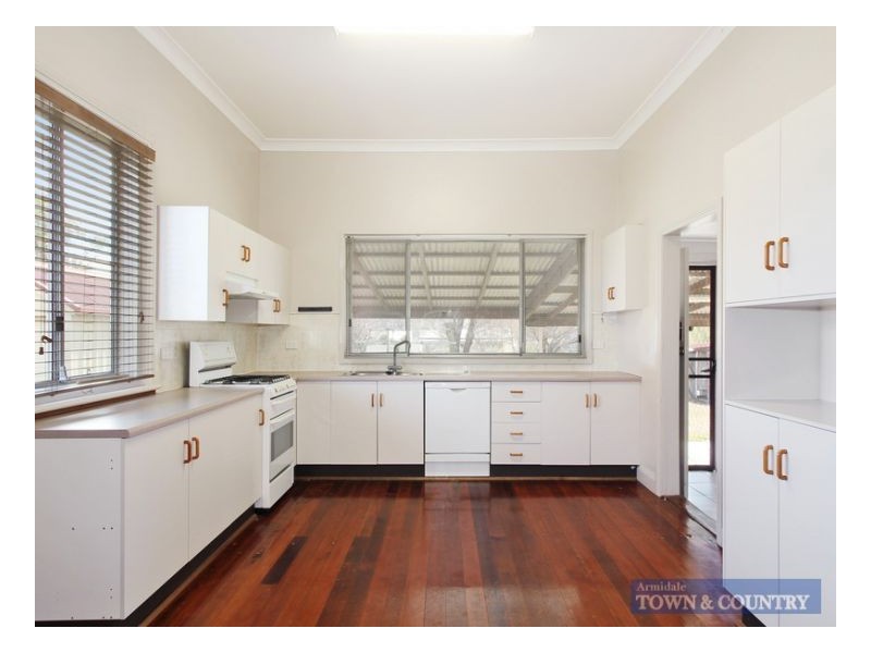 229 Brown Street, Armidale NSW 2350