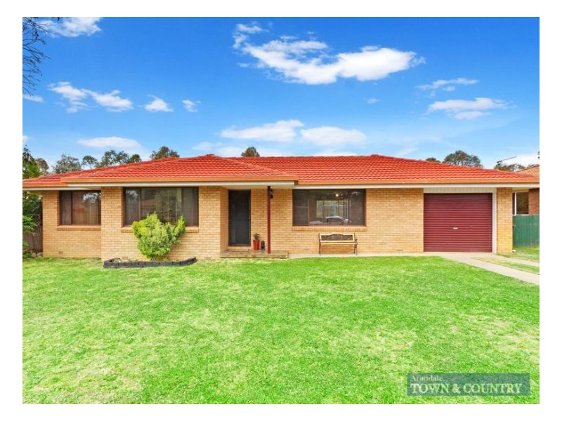 10 Sarah Place, Armidale NSW 2350