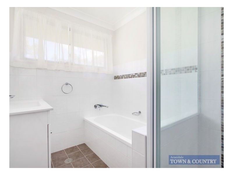 10 Sarah Place, Armidale NSW 2350