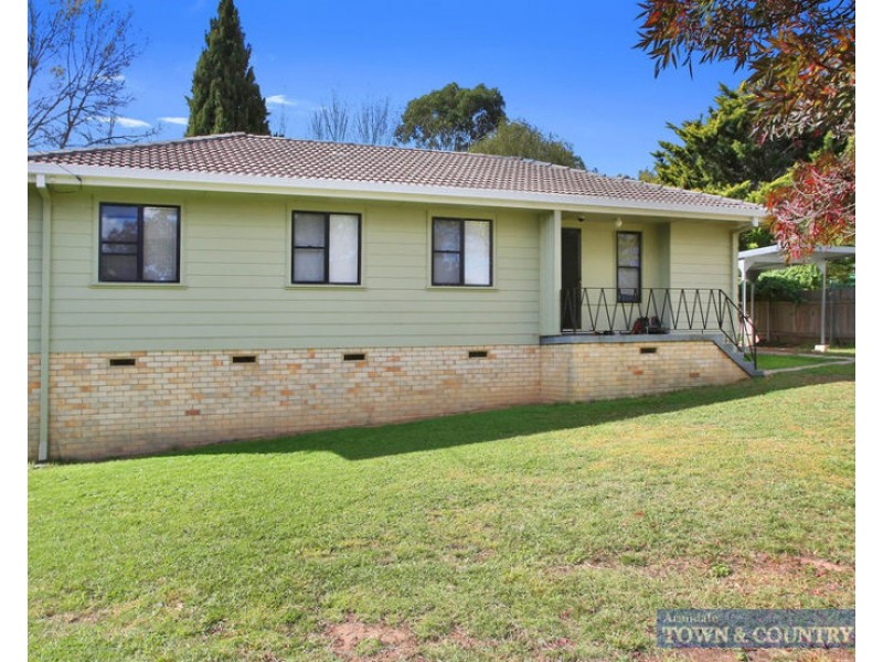 3 PG Love Avenue, Armidale NSW 2350