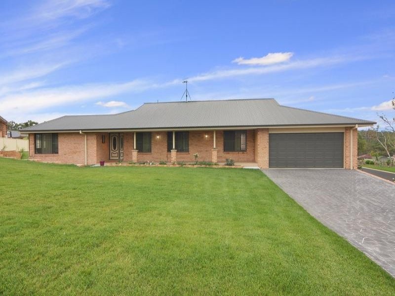 8 Bill Watson Drive, Armidale NSW 2350