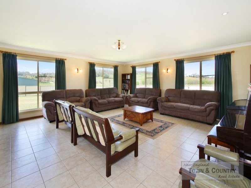 11 Kirkwood Street, Armidale NSW 2350