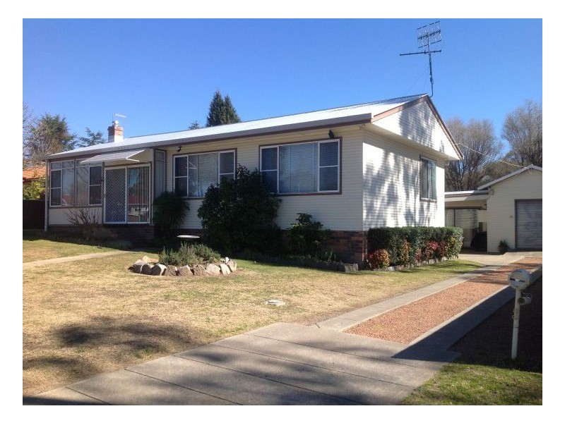 50 Rockvale Rd, Armidale NSW 2350