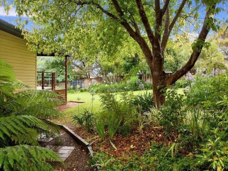 14 Johnson Avenue, Armidale NSW 2350