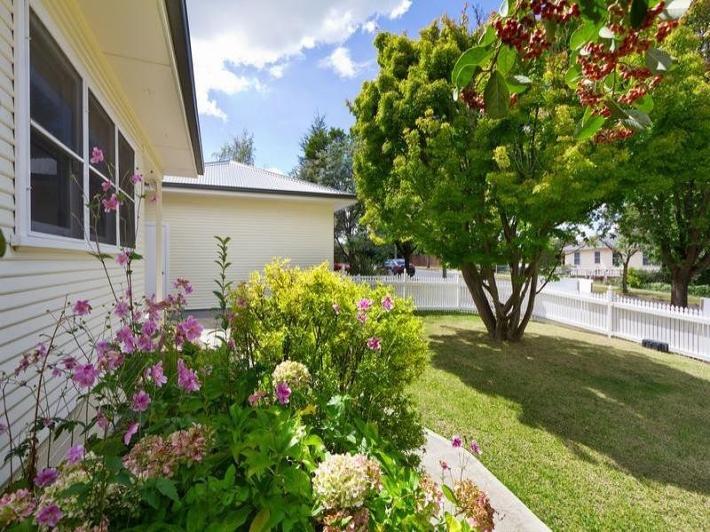 8 Faulkner Street, Armidale NSW 2350