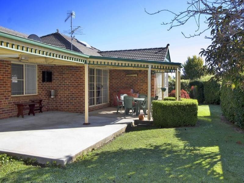 72 The Avenue, Armidale NSW 2350