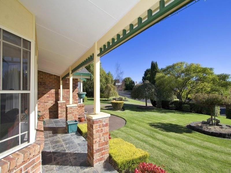 72 The Avenue, Armidale NSW 2350