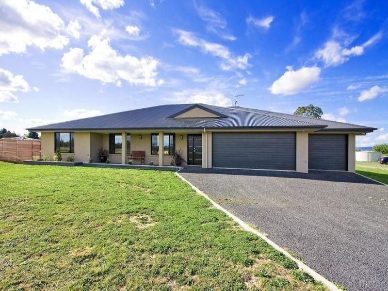51 Macleay Way, Armidale NSW 2350
