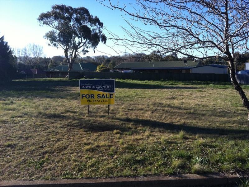 6 Pearson Avenue, Guyra NSW 2365