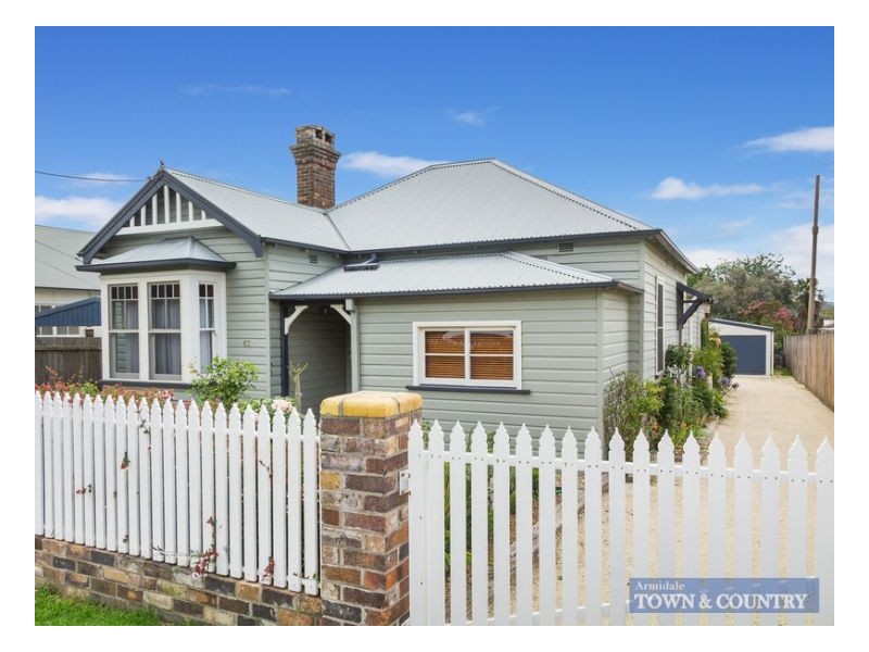 63 Barney Street, Armidale NSW 2350