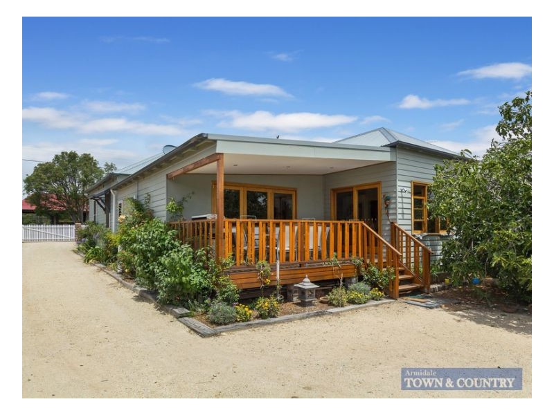 63 Barney Street, Armidale NSW 2350