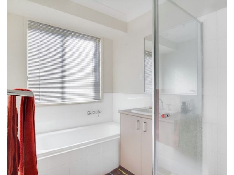 18 Earle Page Drive, Armidale NSW 2350