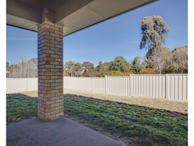 18 Earle Page Drive, Armidale NSW 2350