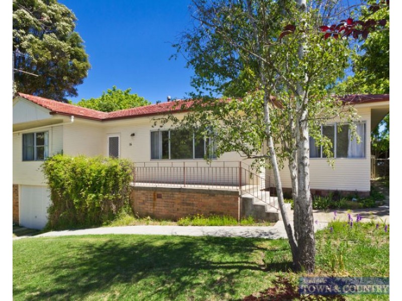 16 Johnson Avenue, Armidale NSW 2350