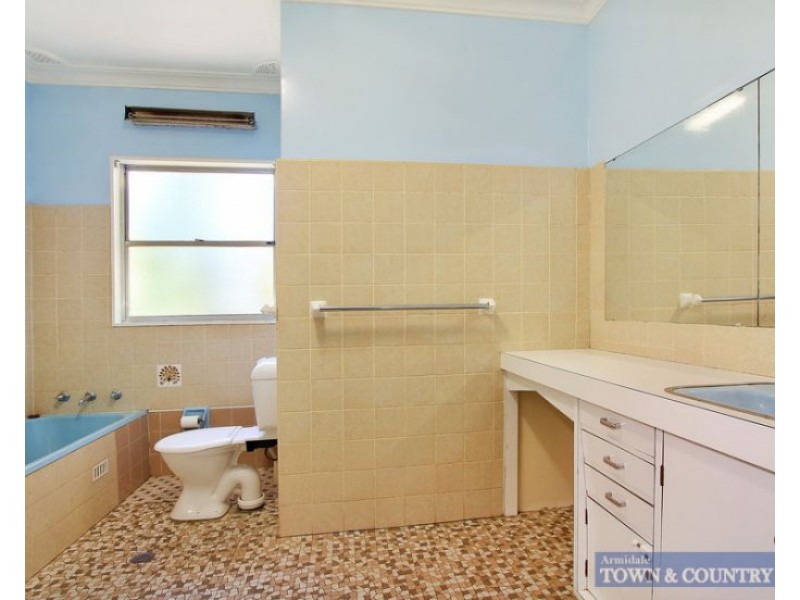 16 Johnson Avenue, Armidale NSW 2350