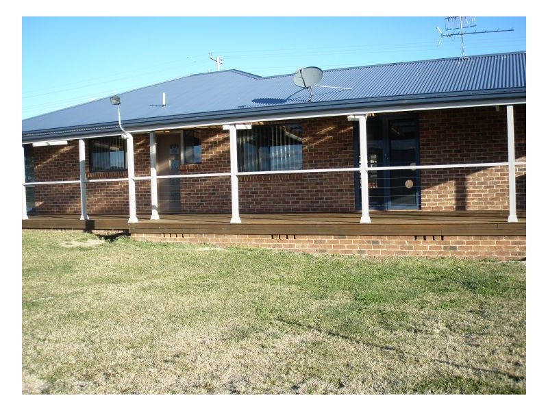 75 Sole Street, Guyra NSW 2365