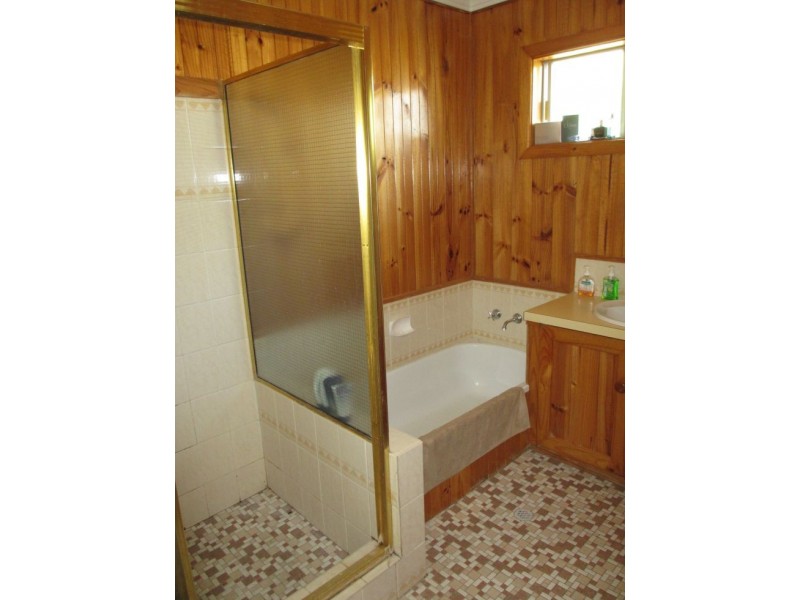 32 Chestnut Avenue, Armidale NSW 2350