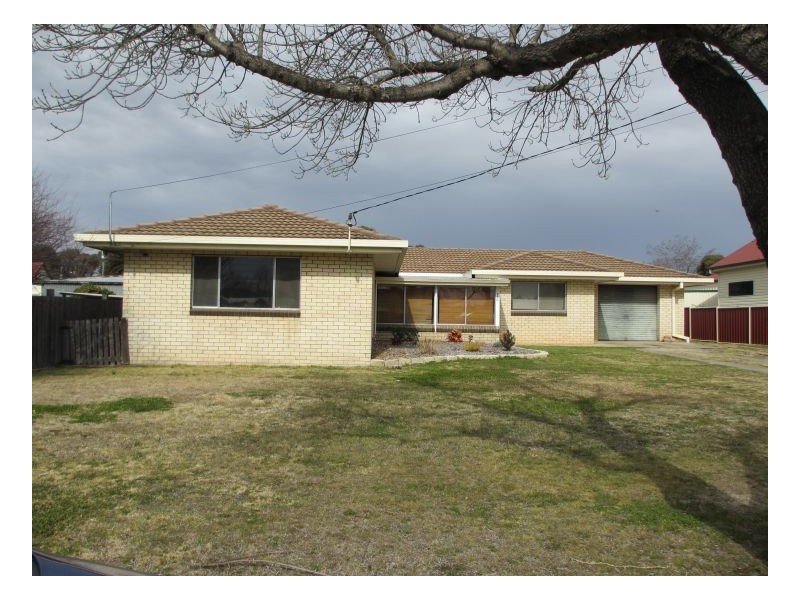 280 Dumaresq Street, Armidale NSW 2350