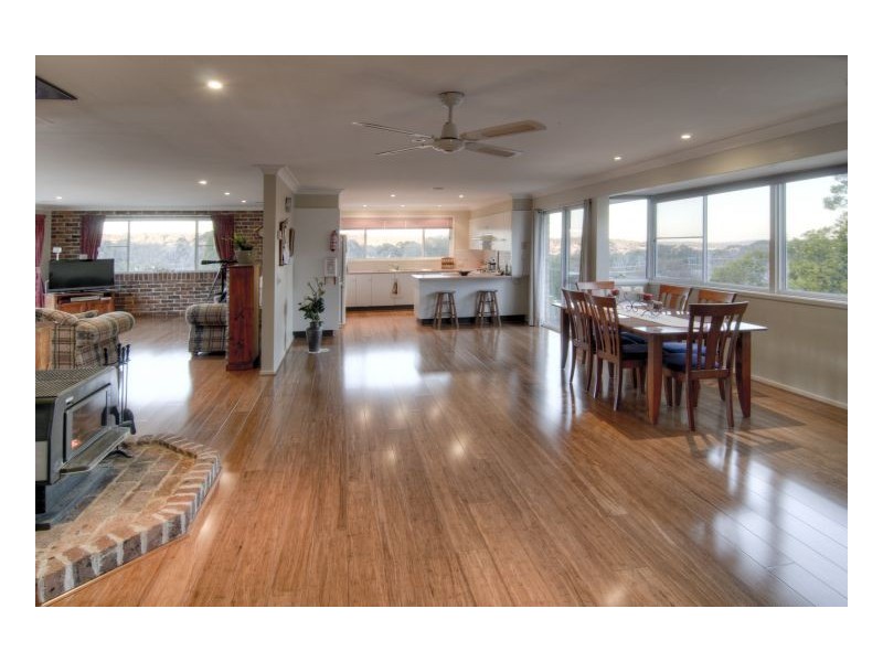 12 Yallambee Avenue, Armidale NSW 2350