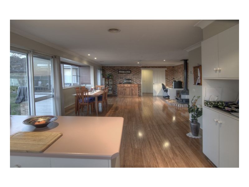 12 Yallambee Avenue, Armidale NSW 2350