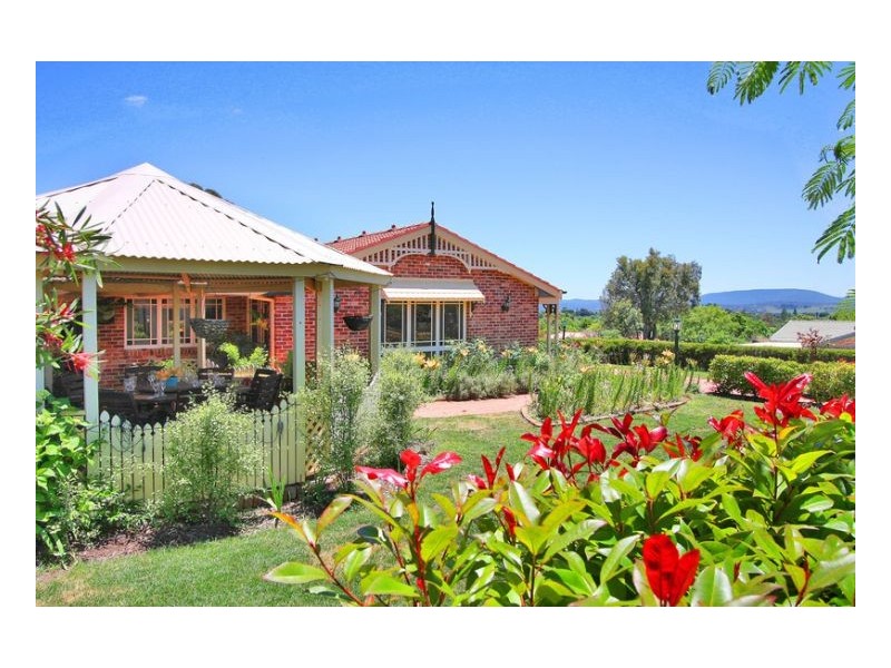 18 The Boulevarde, Armidale NSW 2350