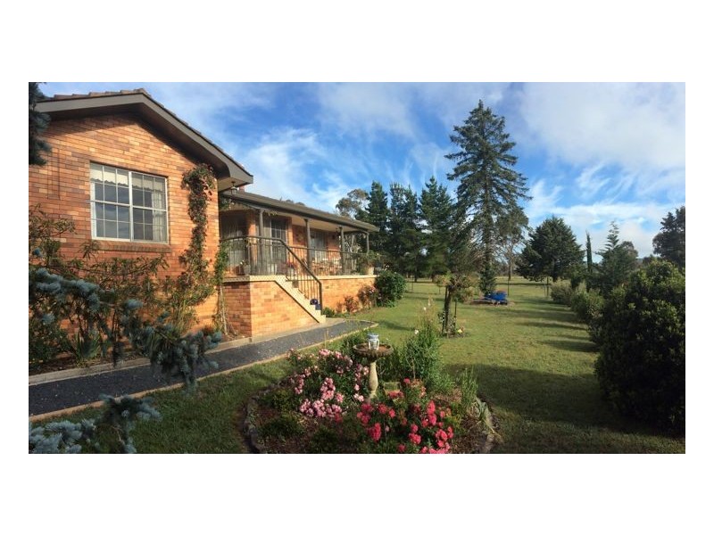 56 Heathersleigh Rd, Armidale NSW 2350