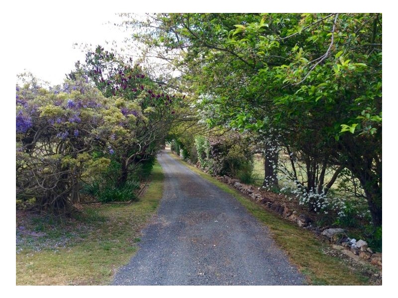 56 Heathersleigh Rd, Armidale NSW 2350