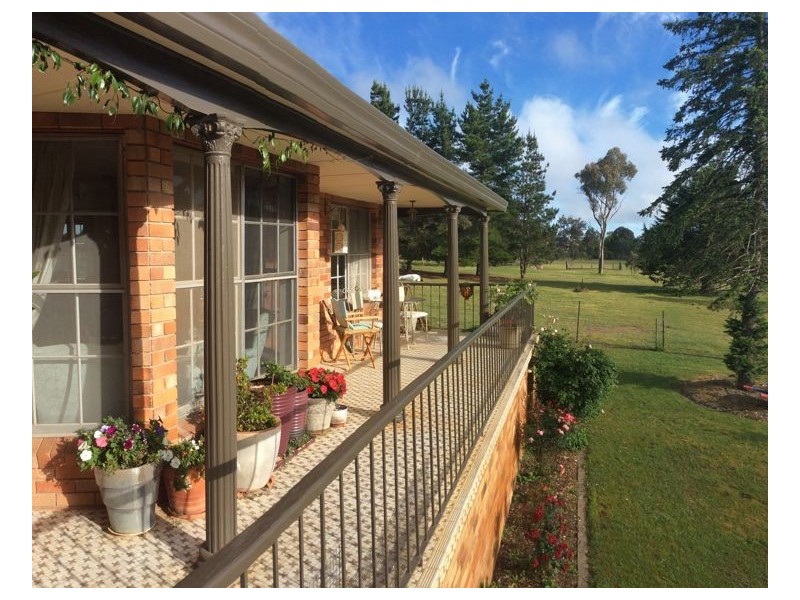 56 Heathersleigh Rd, Armidale NSW 2350