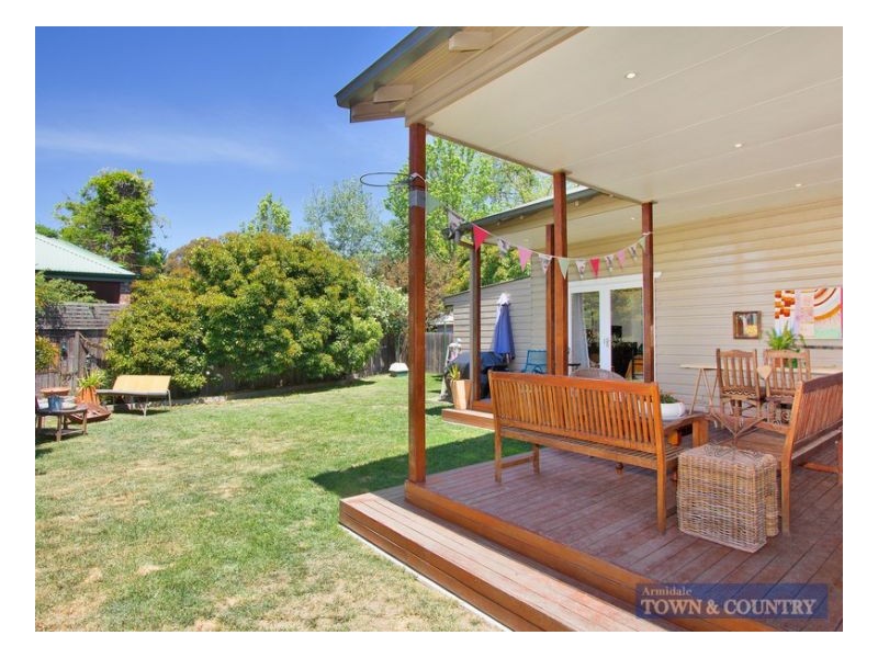 142 Barney Street, Armidale NSW 2350