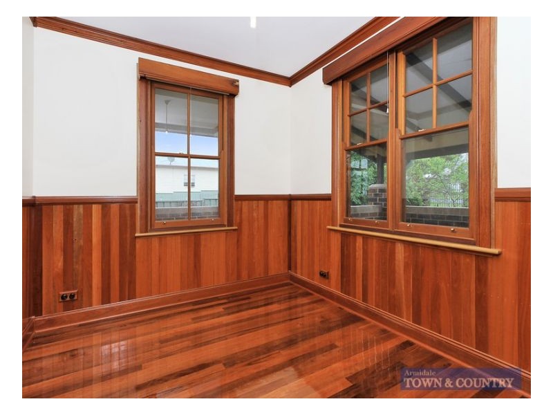 14 Crescent Street, Armidale NSW 2350