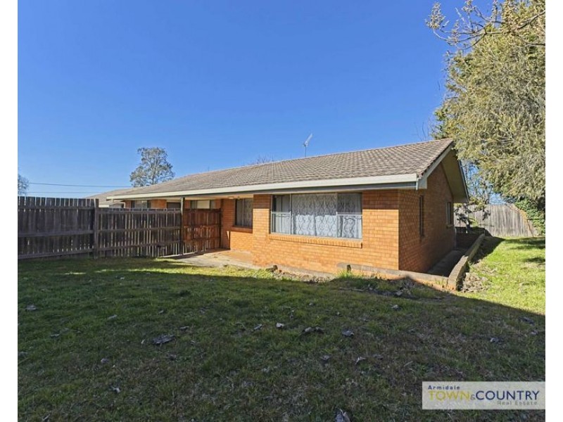 4/10 Dawson Avenue, Armidale NSW 2350