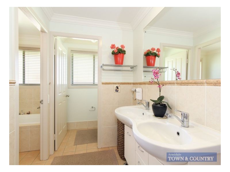 8 Norris Drive, Armidale NSW 2350