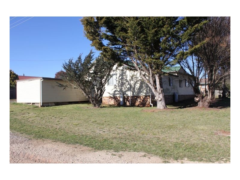 1-3/15 Balblair Street, Guyra NSW 2365