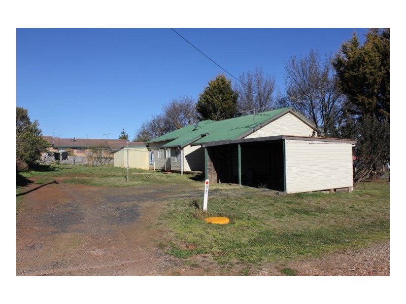 1-3/15 Balblair Street, Guyra NSW 2365