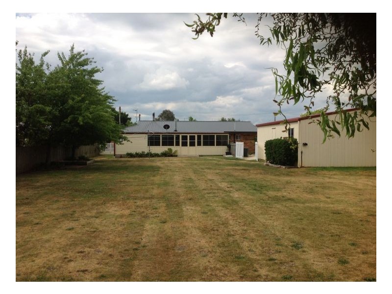 16 Wirruna Street, Guyra NSW 2365
