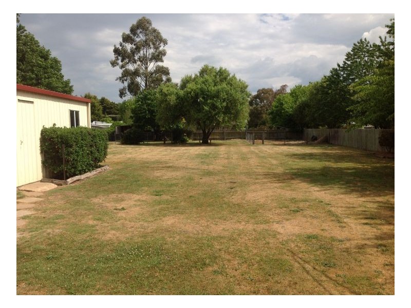 16 Wirruna Street, Guyra NSW 2365