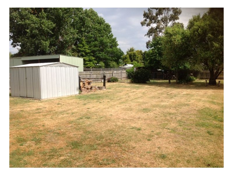 16 Wirruna Street, Guyra NSW 2365