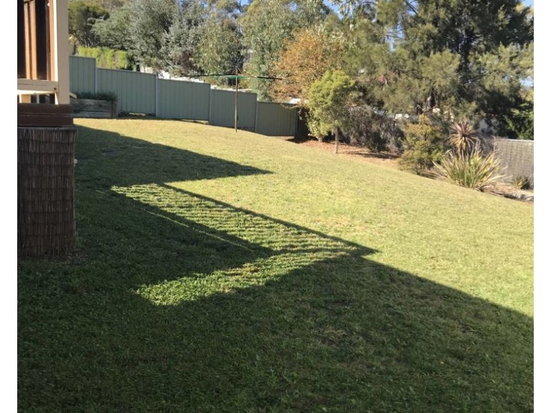 16 Amber Close, Armidale NSW 2350