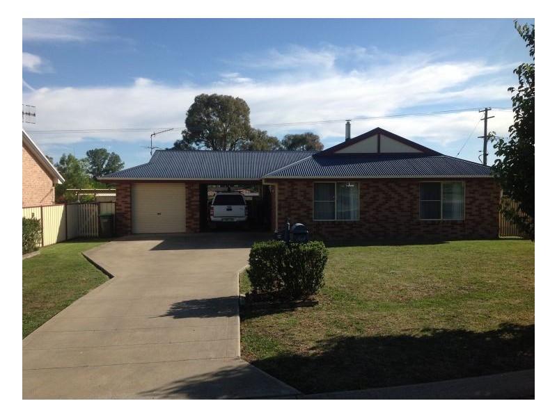 24 Aldred, Armidale NSW 2350