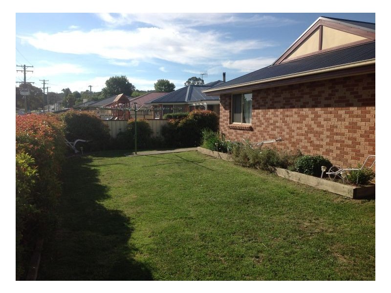 24 Aldred, Armidale NSW 2350