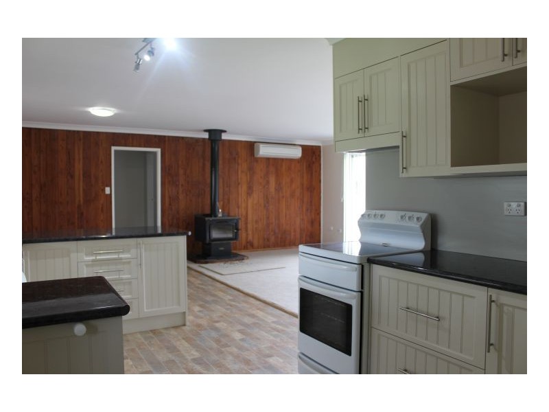 16 Wirruna Street, Guyra NSW 2365