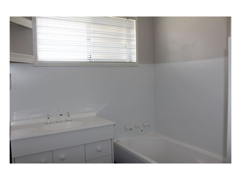 16 Wirruna Street, Guyra NSW 2365