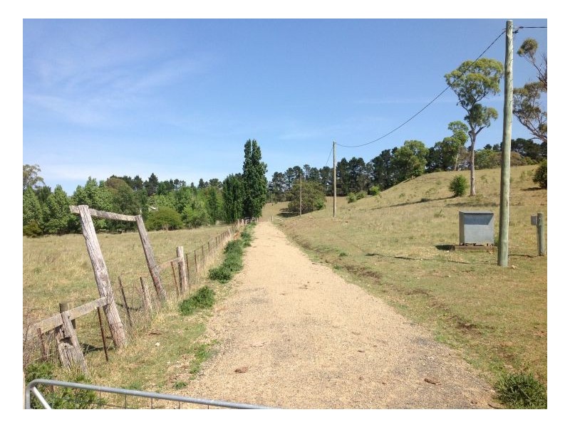 98 Gostwyck Rd, Armidale NSW 2350