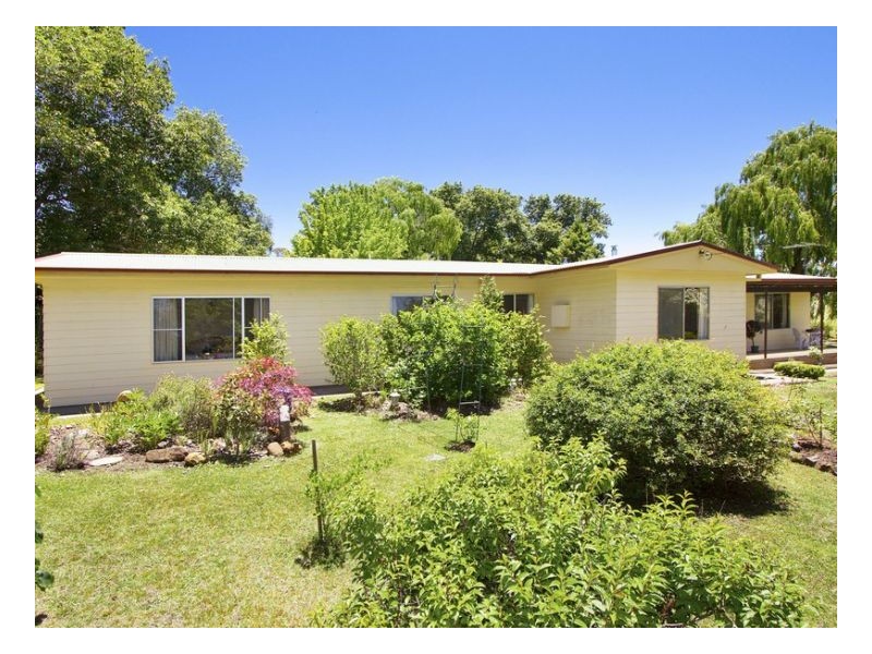 40 Sutherland Avenue, Armidale NSW 2350