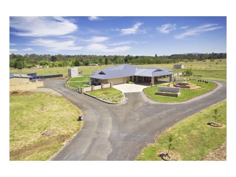 32 Dangarsleigh Road, Armidale NSW 2350