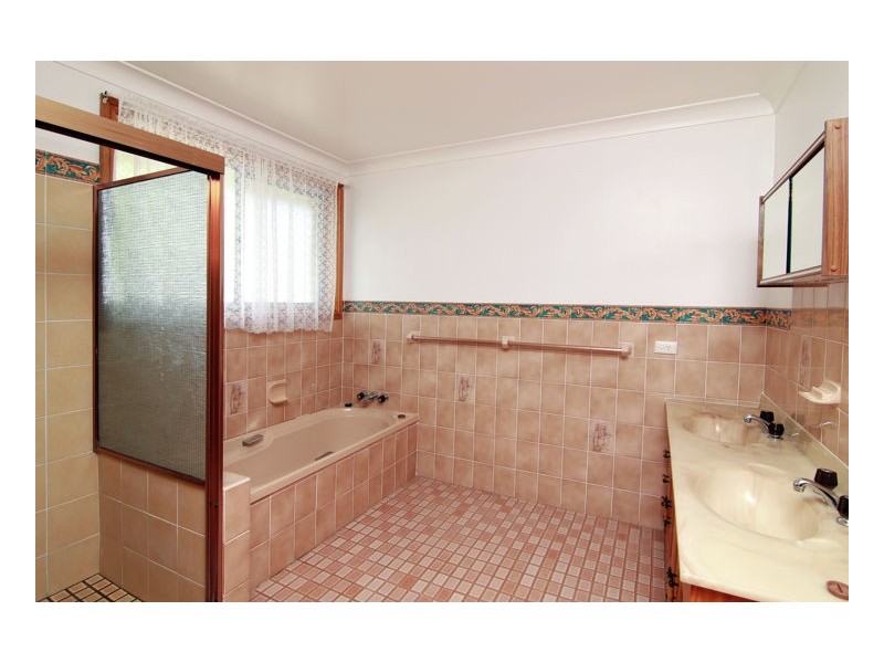 6 Drummond Avenue, Armidale NSW 2350