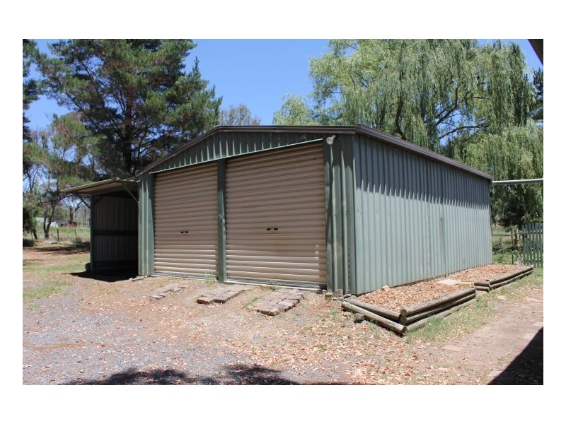 36 Mccannas Road, Armidale NSW 2350