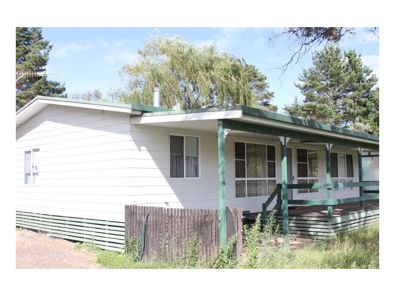 36 Mccannas Road, Armidale NSW 2350