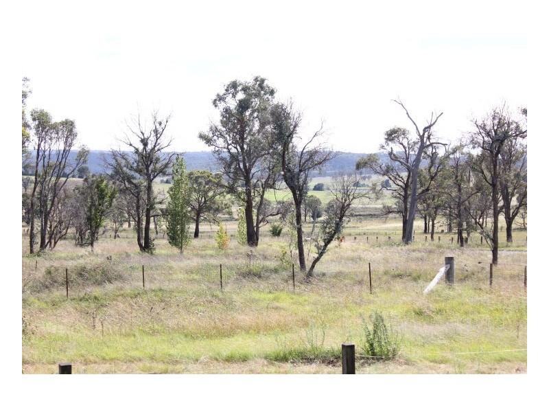 36 Mccannas Road, Armidale NSW 2350