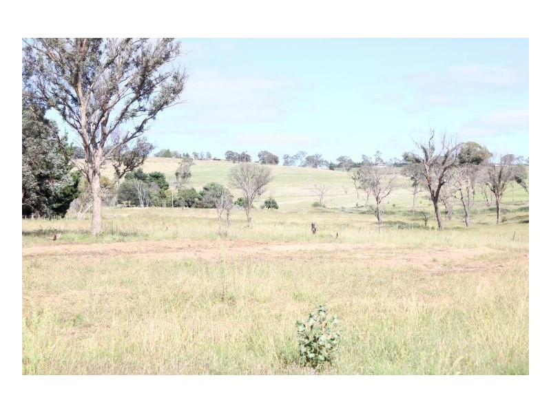 36 Mccannas Road, Armidale NSW 2350